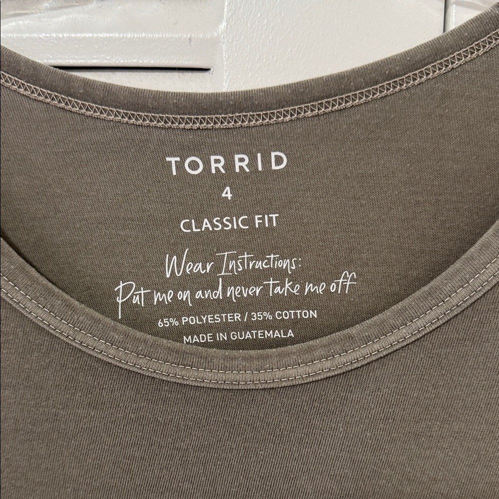 Torrid Olive Funny Novelty Tee Fun Fact - Picture 2 of 3
